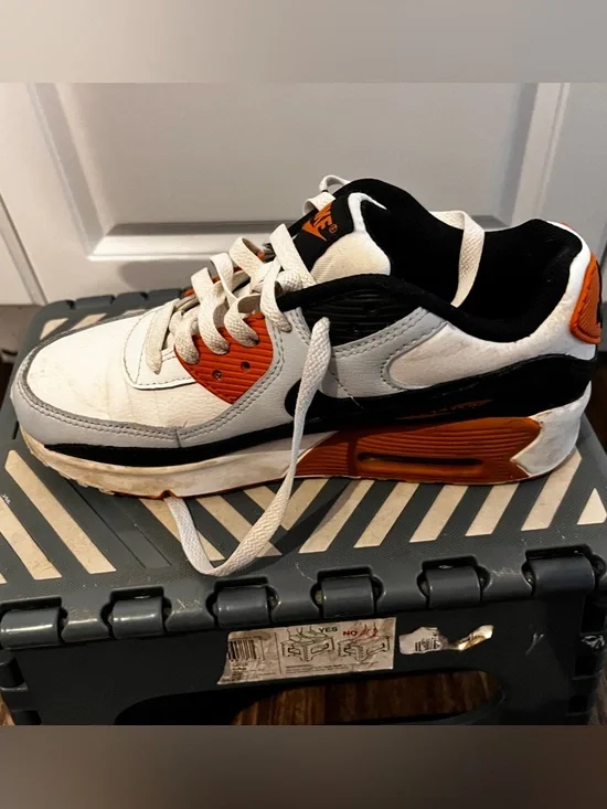 Excellent Condition Air max 90 - Picture 7 of 10